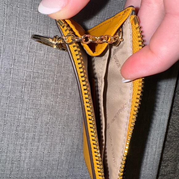 Michael Kors Mustard Yellow Card Holder - Picture 2 of 3